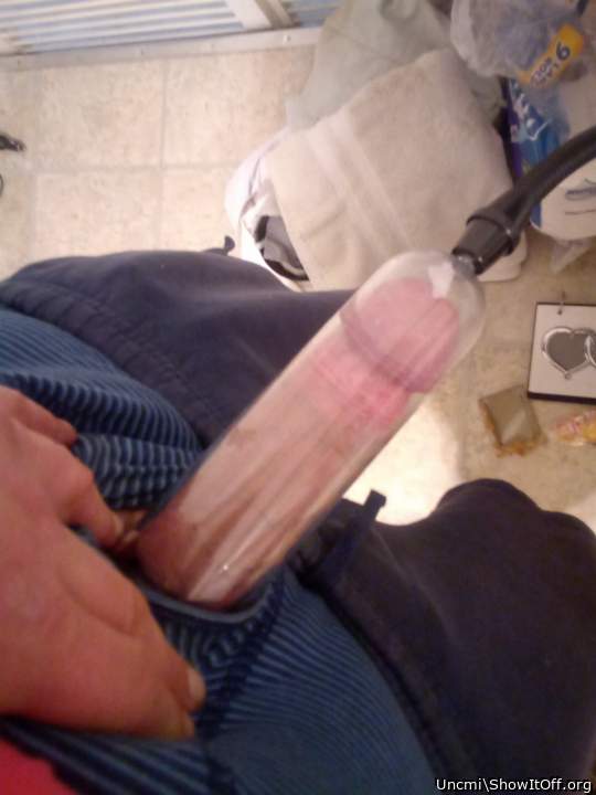 Wowwww im not gay but looking at your girthy cock filling up