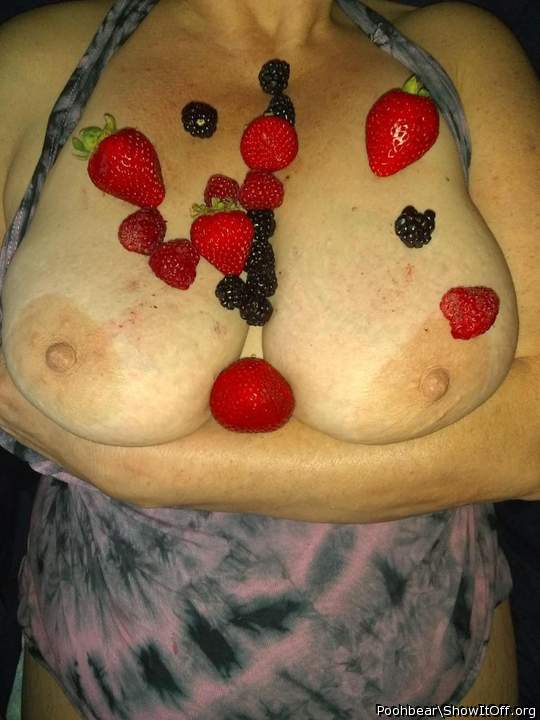 We love our fruit 😀😀