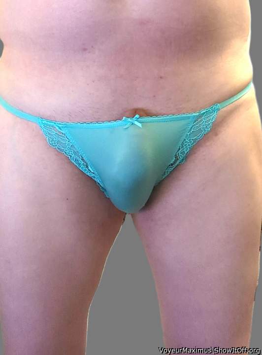 Adult image from VoyeurMaximus