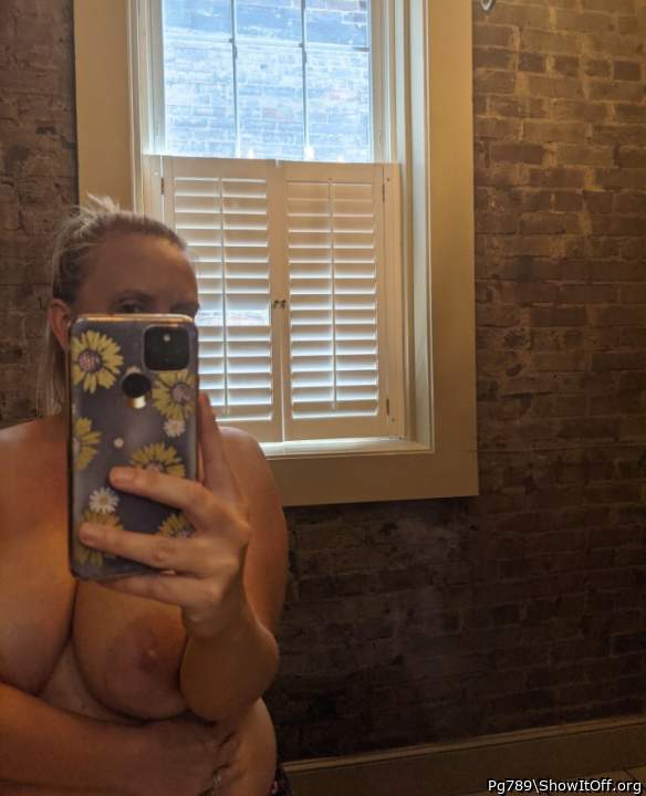Adult image from Pg789