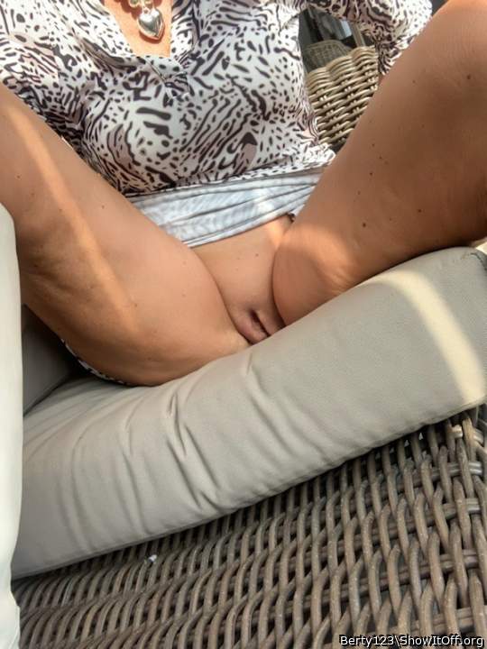 Oh, how I wish that I was that cushion.    to have your cunt