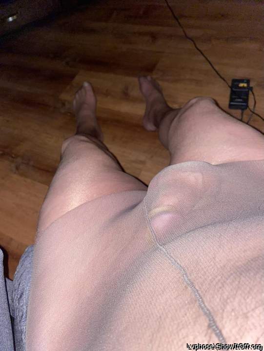 Adult image from Lvphose