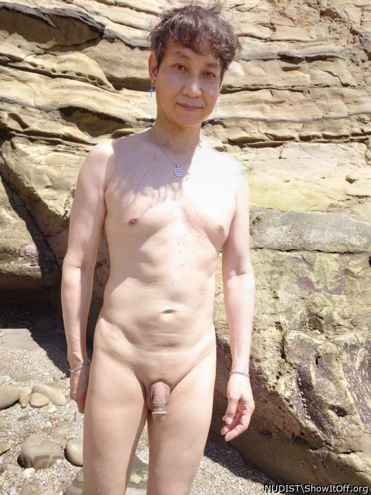 JAPANESE MALE'S OUTDOOR NUDE AND SHAVED �OCHINCHIN�．