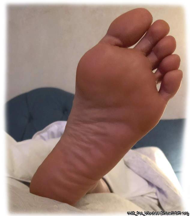 gman getting ready to rape my feet