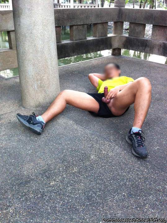 Adult image from cummobsessed