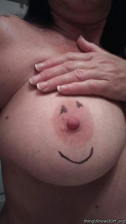 Happy tit