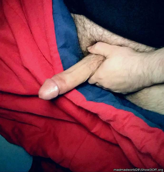 If I ever got the chance to play with this cock I�d love to 