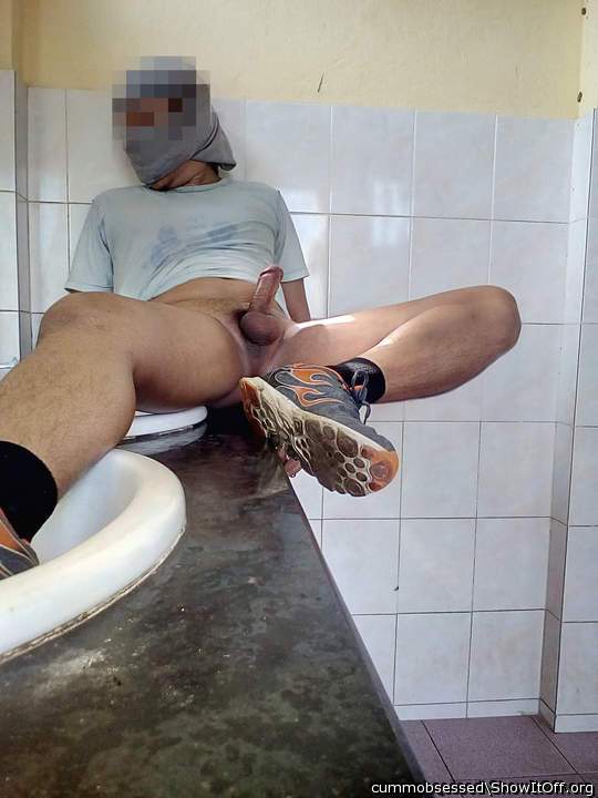 Adult image from cummobsessed