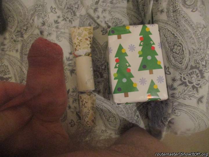 Merry Christmas 2022 from me and my uncut dick xxxxxxxxxx