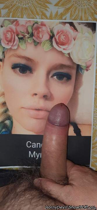 I would love to bury my cock de inside your tight pussy