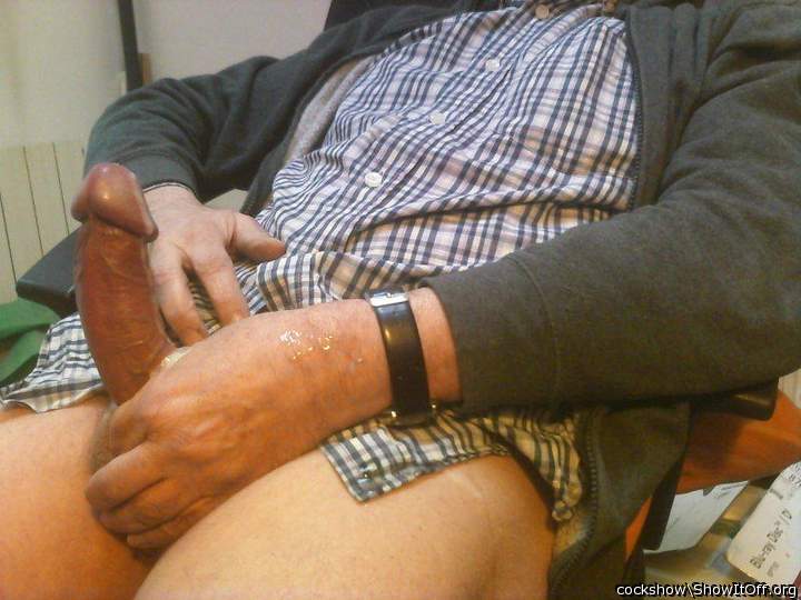 Adult image from cockshow