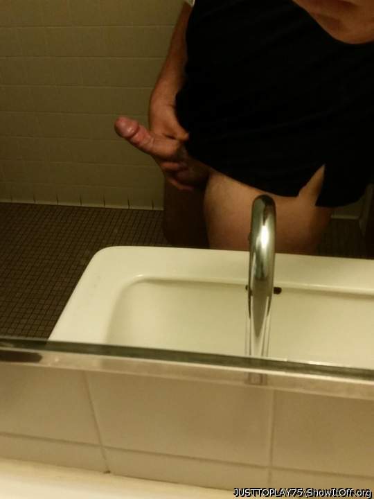 Adult image from JUSTTOPLAY75