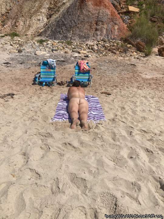 Adult image from BustyWife420