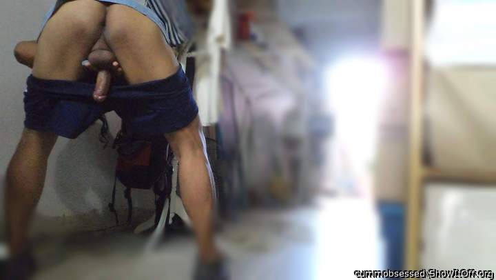 Adult image from cummobsessed
