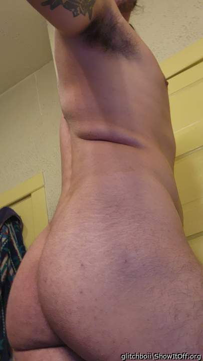 Adult image from glitchboii
