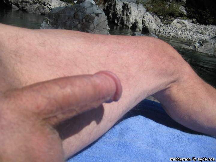 awesome cock
awesome scenery

would love to be sucking yo