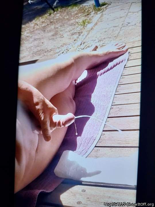 Very nice.
I love getting my cock out in the sun.