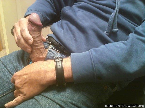 Adult image from cockshow