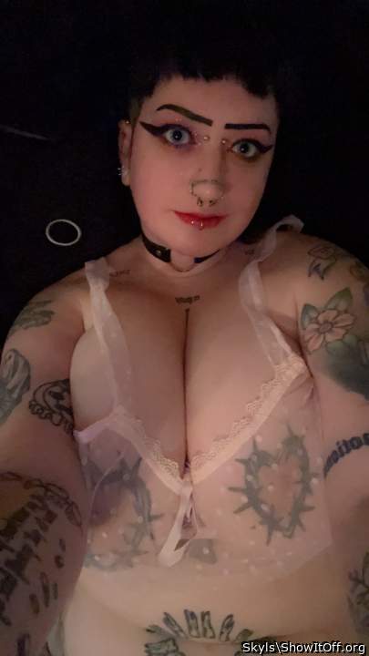 Yes please, just how I love a sexy woman