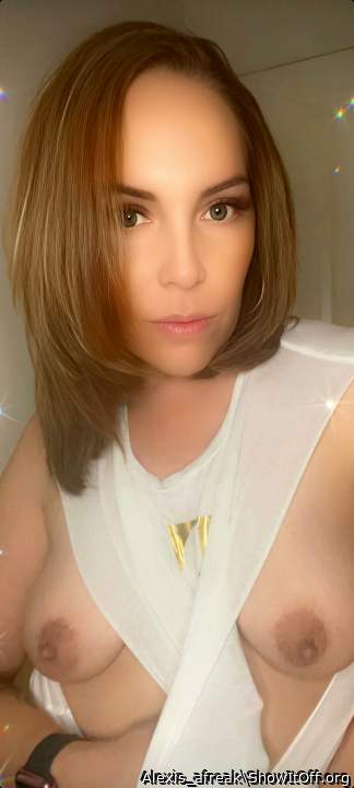 Beautiful woman.. Love your tits and pretty face.    