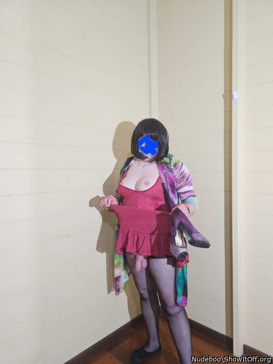 Adult image from Nudeboo