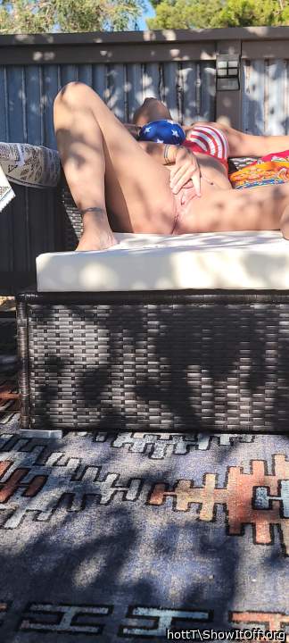 Love showing my pussy on the pool deck