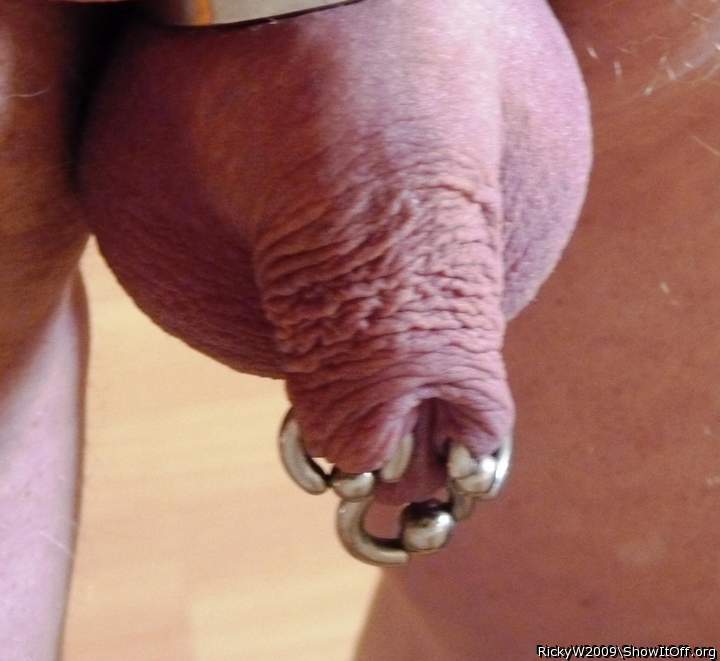 Adult image from RickyW2009