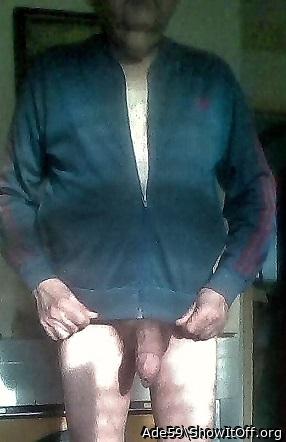 NICE COCK TO SUCK I SWALLOW SPERM I AM GAY