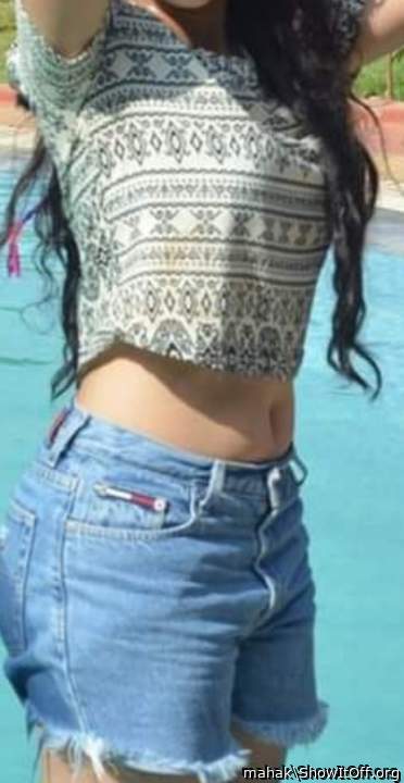 Omg. I wanna cum on her belly
