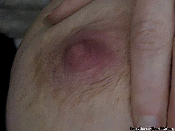 I'd love to suck that nipple
