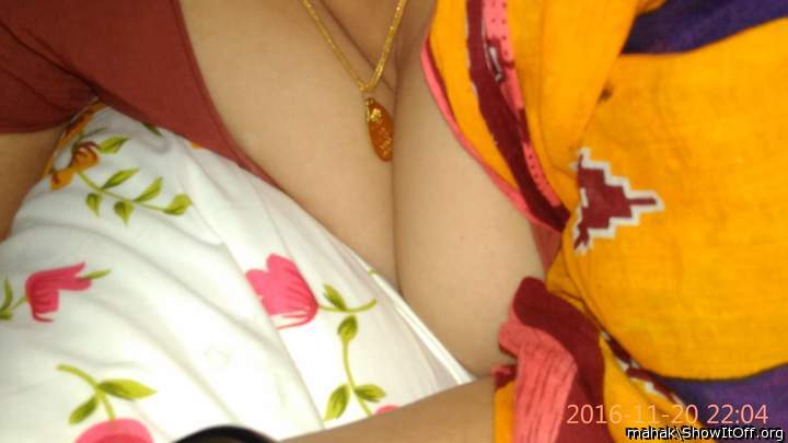 wow what a magnificent boobs right there..wish to place my t
