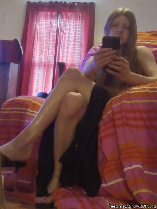 Wow so very gorgeous &#128525; I like your nice legs 