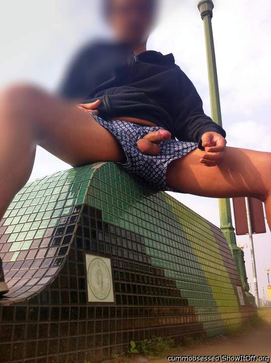 Adult image from cummobsessed