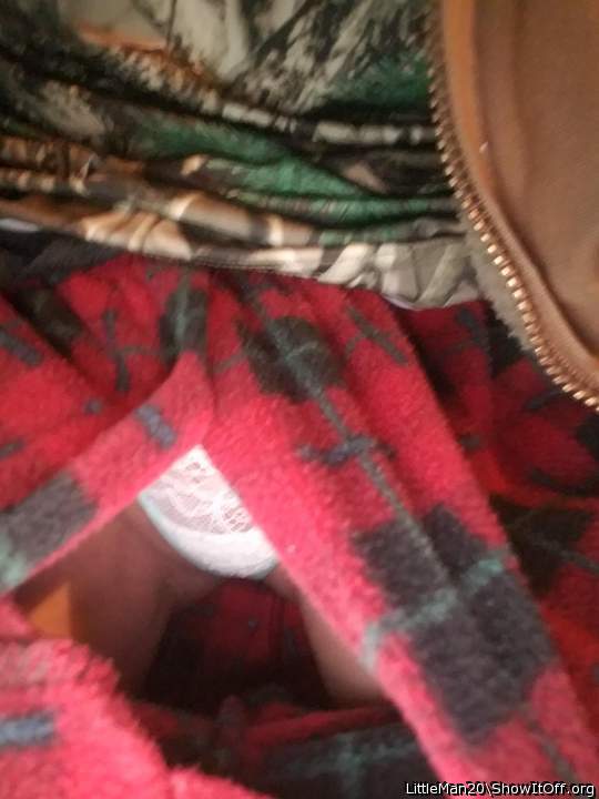 Hehe I hope you don't peek into the hole in my pajamas 🙈