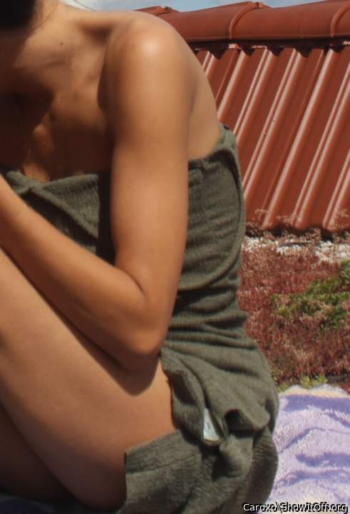 That is soooo sexy, you even have beautiful sexy arms, damn!