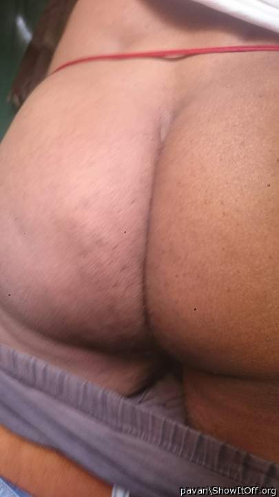 thoda jhuk jao yar mera loda khada ho gya