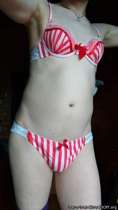 Very sexy pose & great suit on that tight bod!