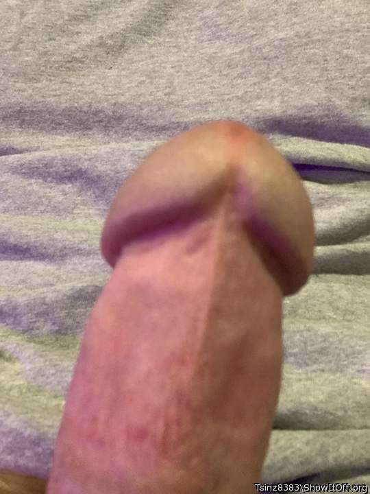 I�d love to rub my tongue all over that head 