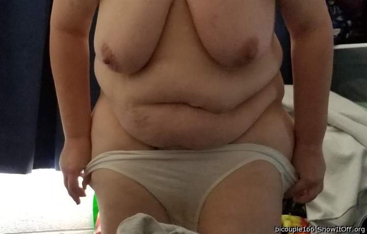 Love that hot sexy body.  Oh yes pull those panties down.   