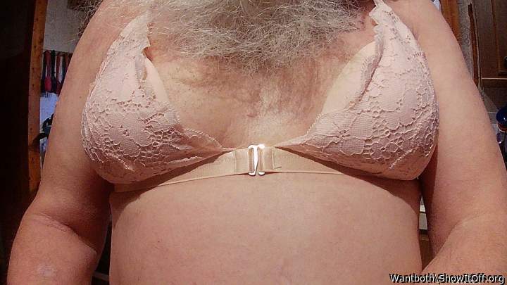 There u r again, smokin hot as always