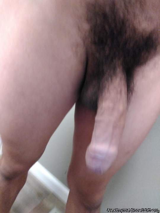 Lovely view, really like all that hair. You're super handsom