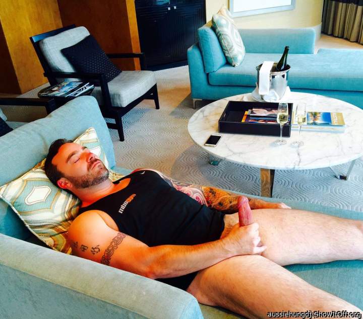 I would to find u doing that in my living room,, horny as ma