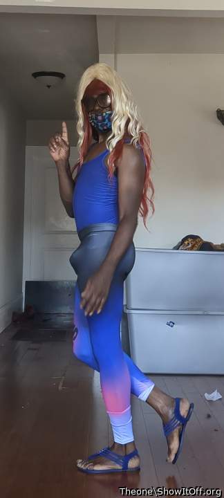 Do u see my bulge I'm a sexy ass CD Who Fuck's  the Shit Out Of Guy's FR