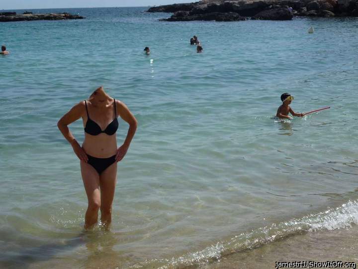 Your photo would be so hot with just one small change.