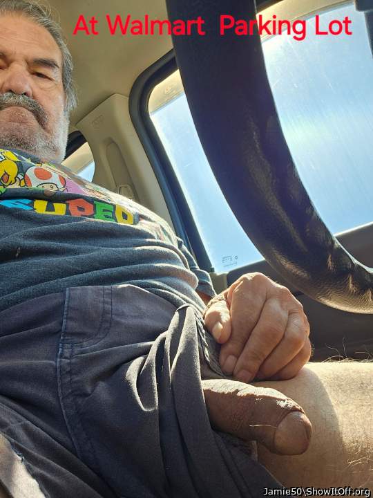 I LOVE sucking guys off in their car!!!!!  