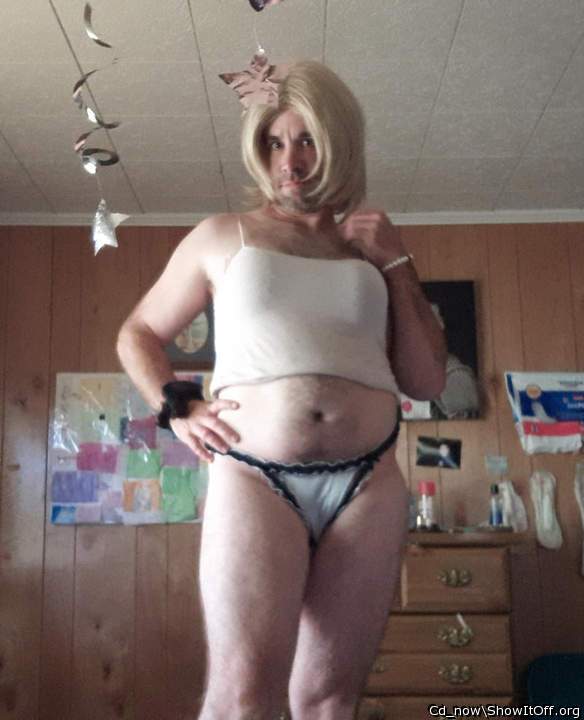 Love to get my hand in those panties