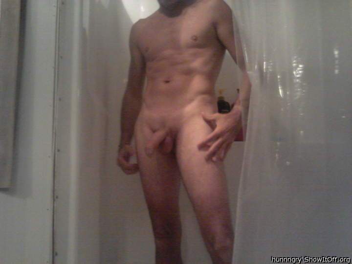 Such a hot nude man.  