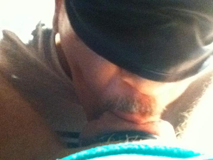 Mmmmm, look at him go down on that dick.  