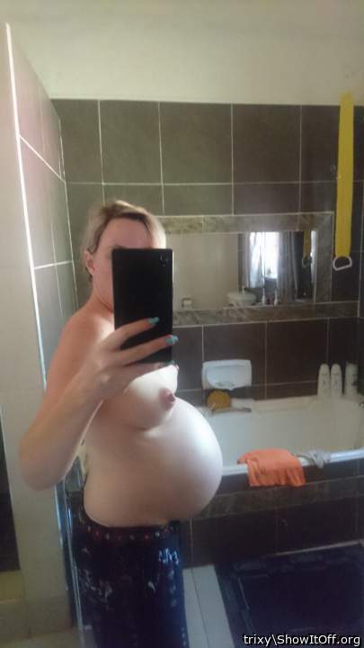 Wow, what a beautifull picture. I Love those baby-belly a W