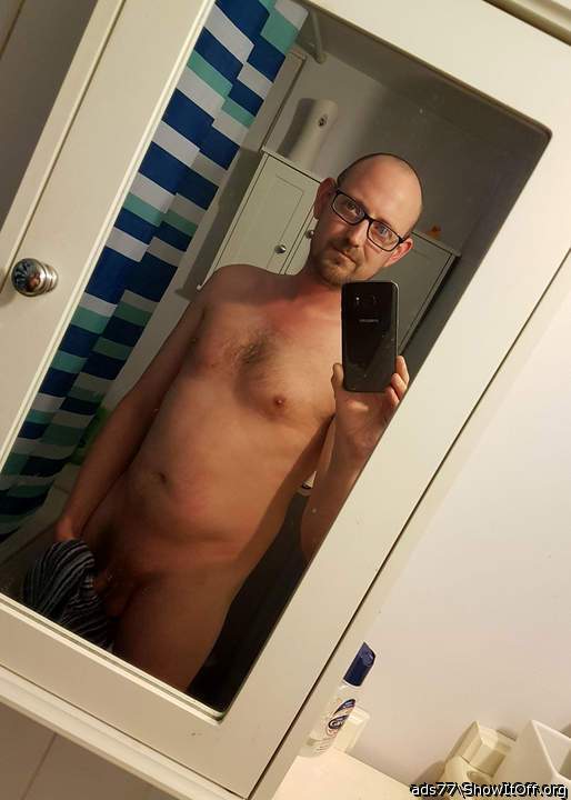 Adult image from Ads77
